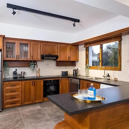 Cocoon Luxury In Coral Bay-3 Min To Villa Pegeia