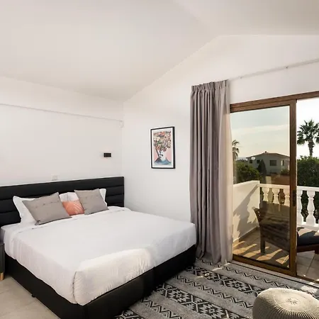 Villa Cocoon Luxury In Coral Bay-3 Min To Peyia